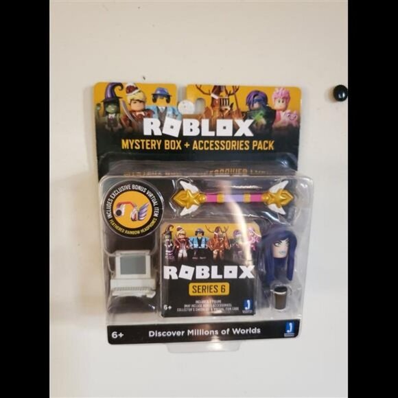 Roblox Mystery Box Accessories pack series 6 Kid Toy Apple Mac Mini Display Doll - Picture 1 of 4
